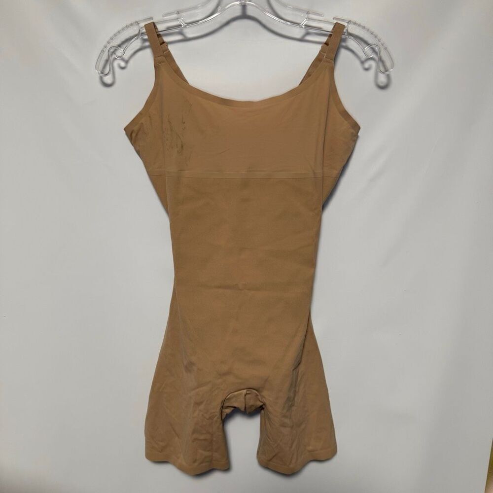 Assets Spanx tan body suit size medium NWOT